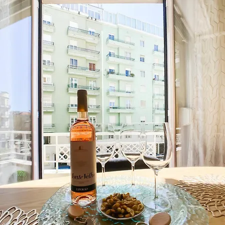 Downtown Stylish Apartment Lisbon