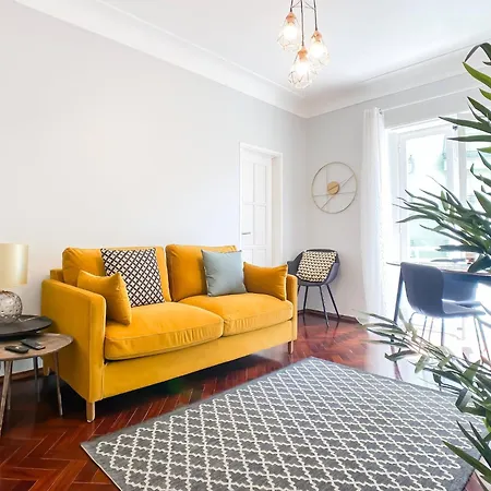 Apartment Downtown Stylish Lisbon