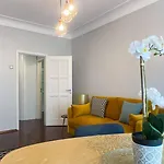 Apartment Downtown Stylish